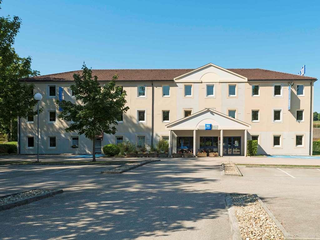 Ibis Budget 롱르소니에 외부 사진