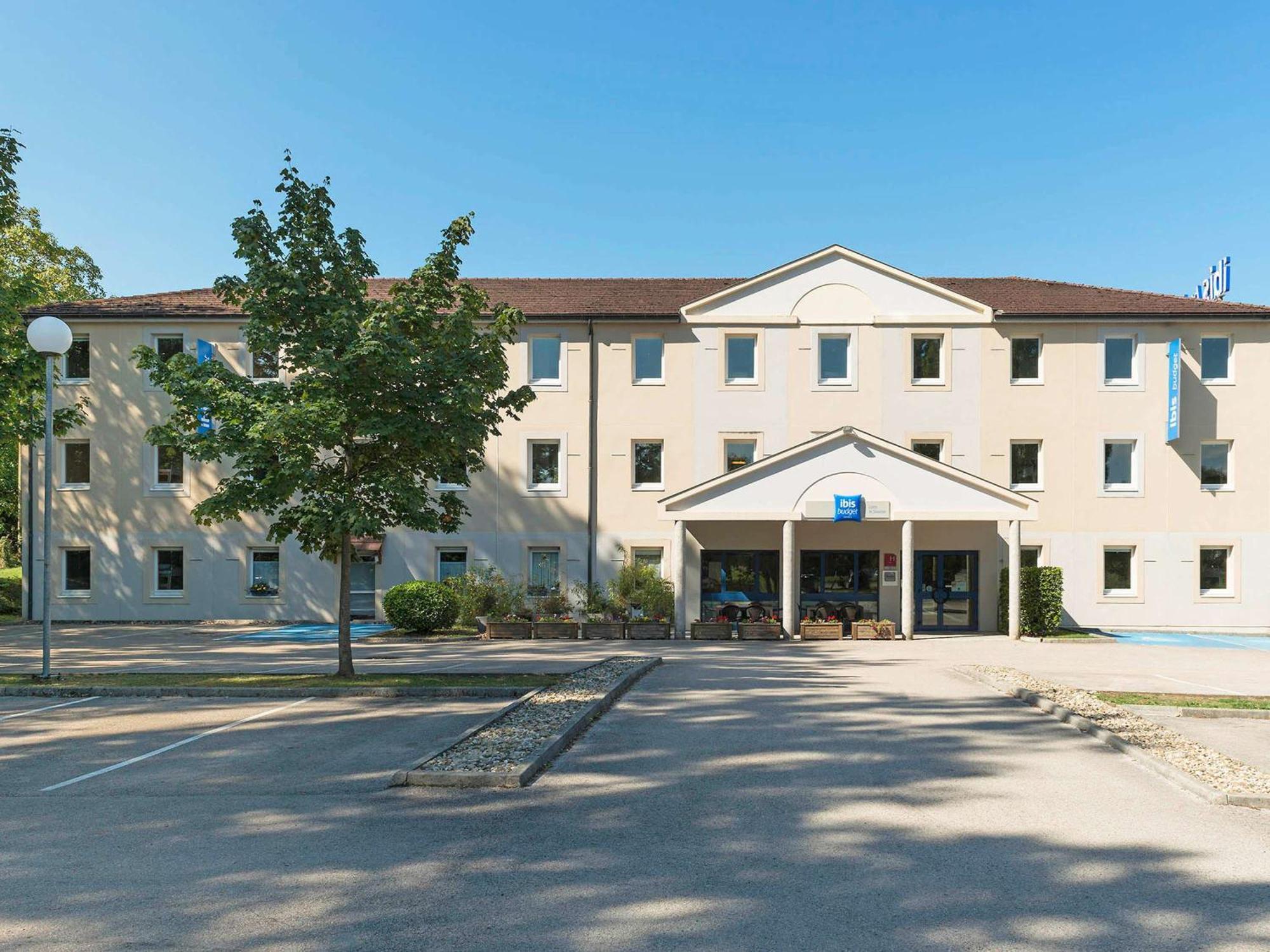 Ibis Budget 롱르소니에 외부 사진