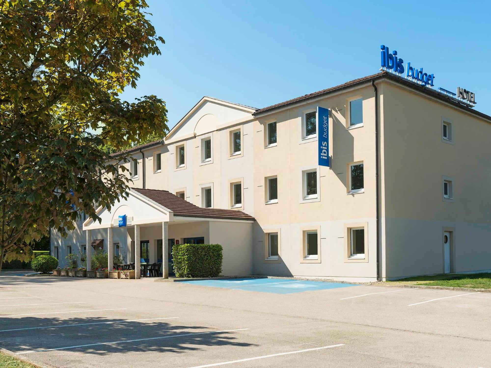Ibis Budget 롱르소니에 외부 사진